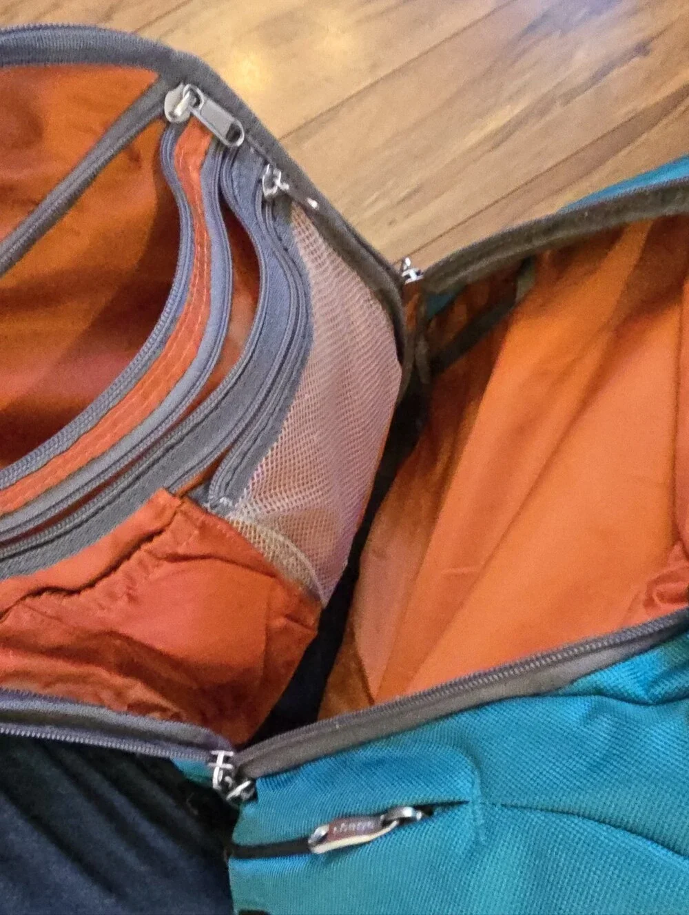 Ebags Convertible Backpack Duffel Suitcase - Picture 6 of 11